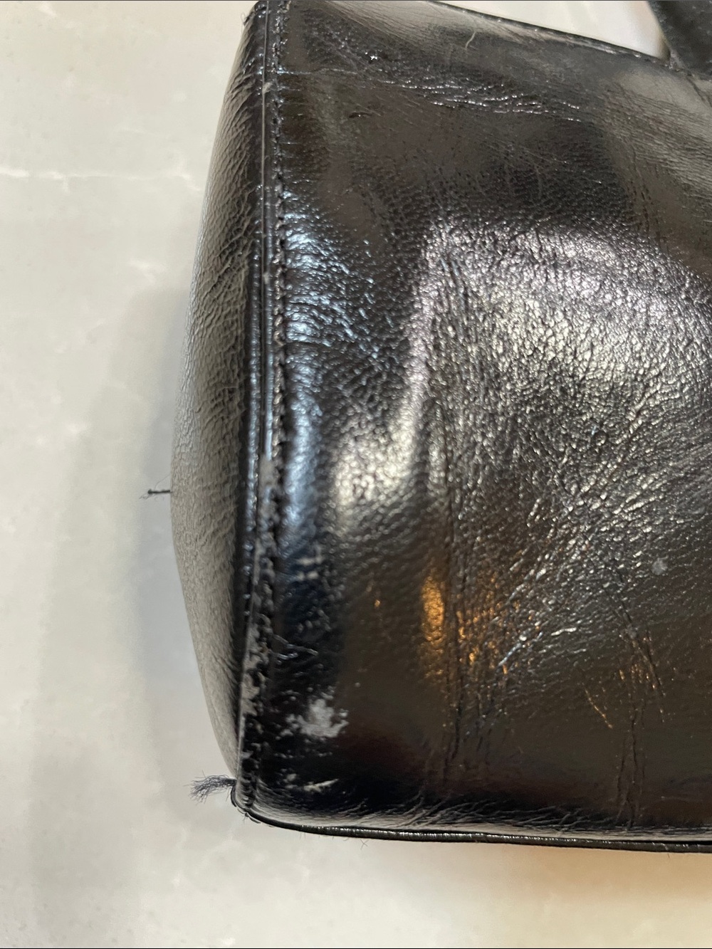 Vintage Kenneth Cole Classic Black Leather Shoulder Bag with Dual Straps - Picture 4 of 10
